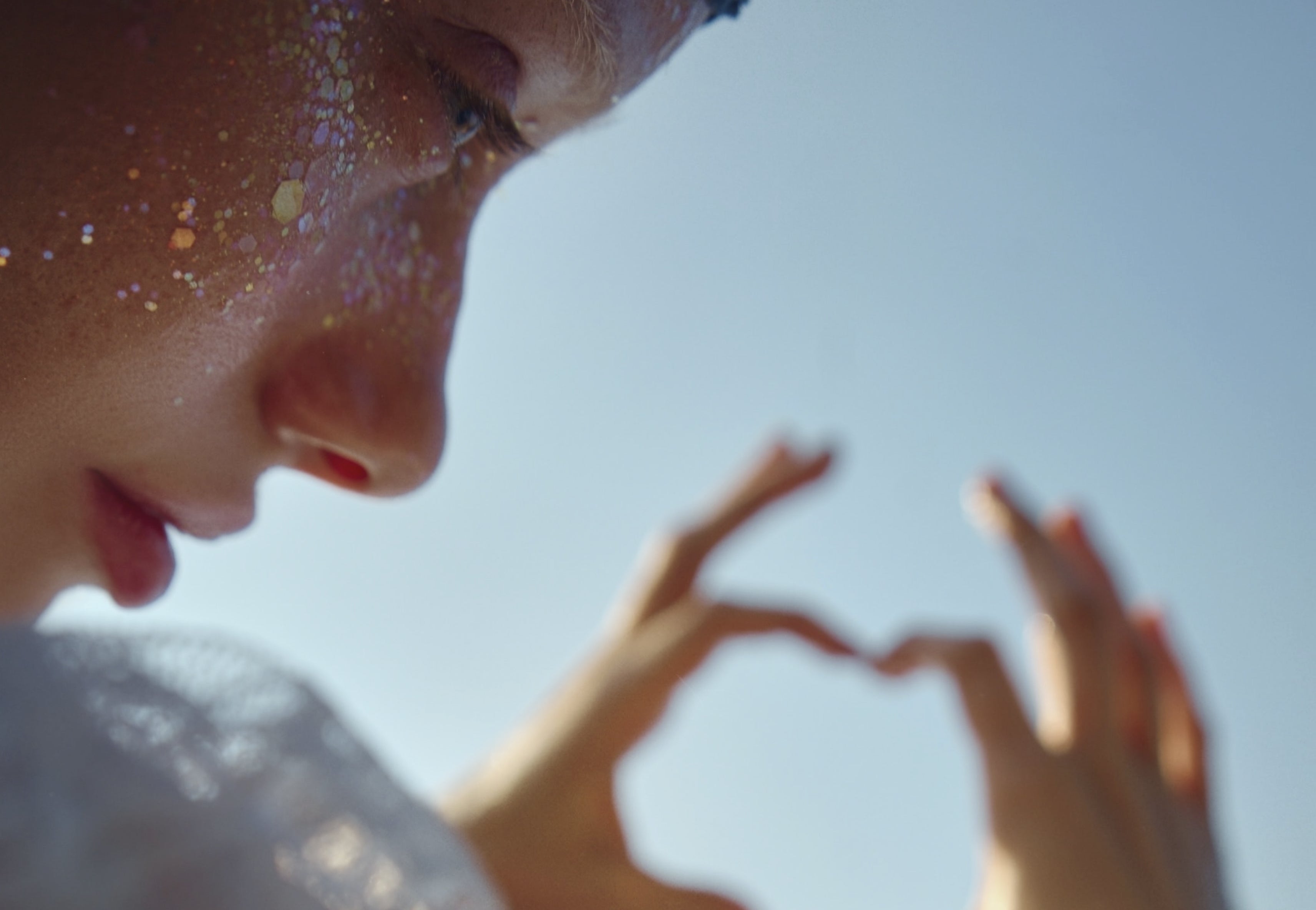 透明感に憧れる。年齢に負けない「ちゅるんと素肌」になる方法